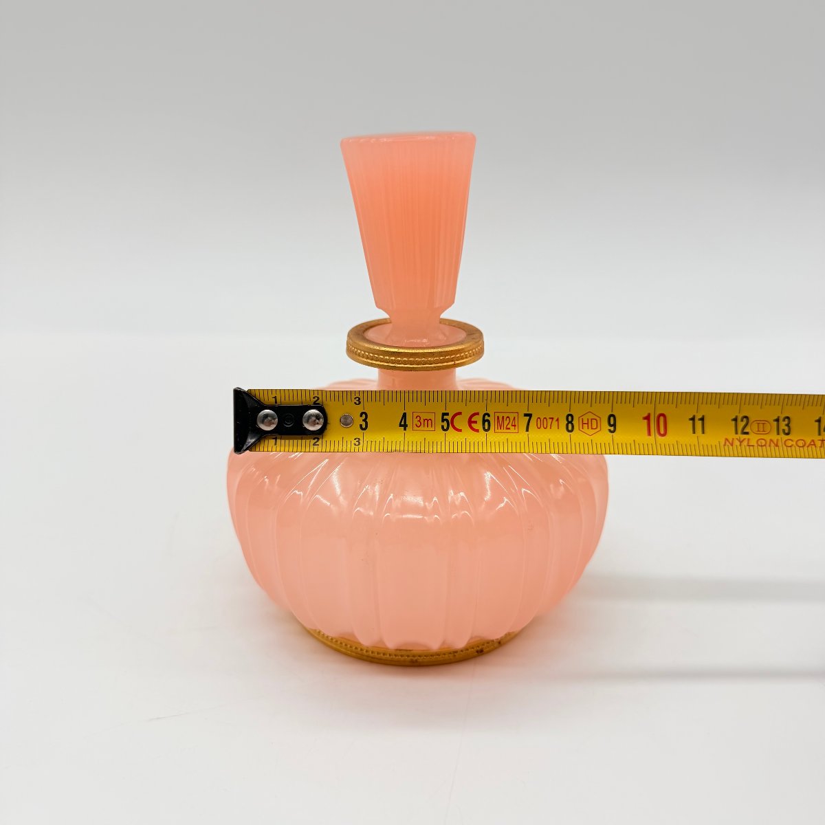 FLACON DE TOILETTE EN OPALINE COULEUR PÊCHE ET MONTURE EN LAITON DORÉ, ÉPOQUE CHARLES X   -photo-8