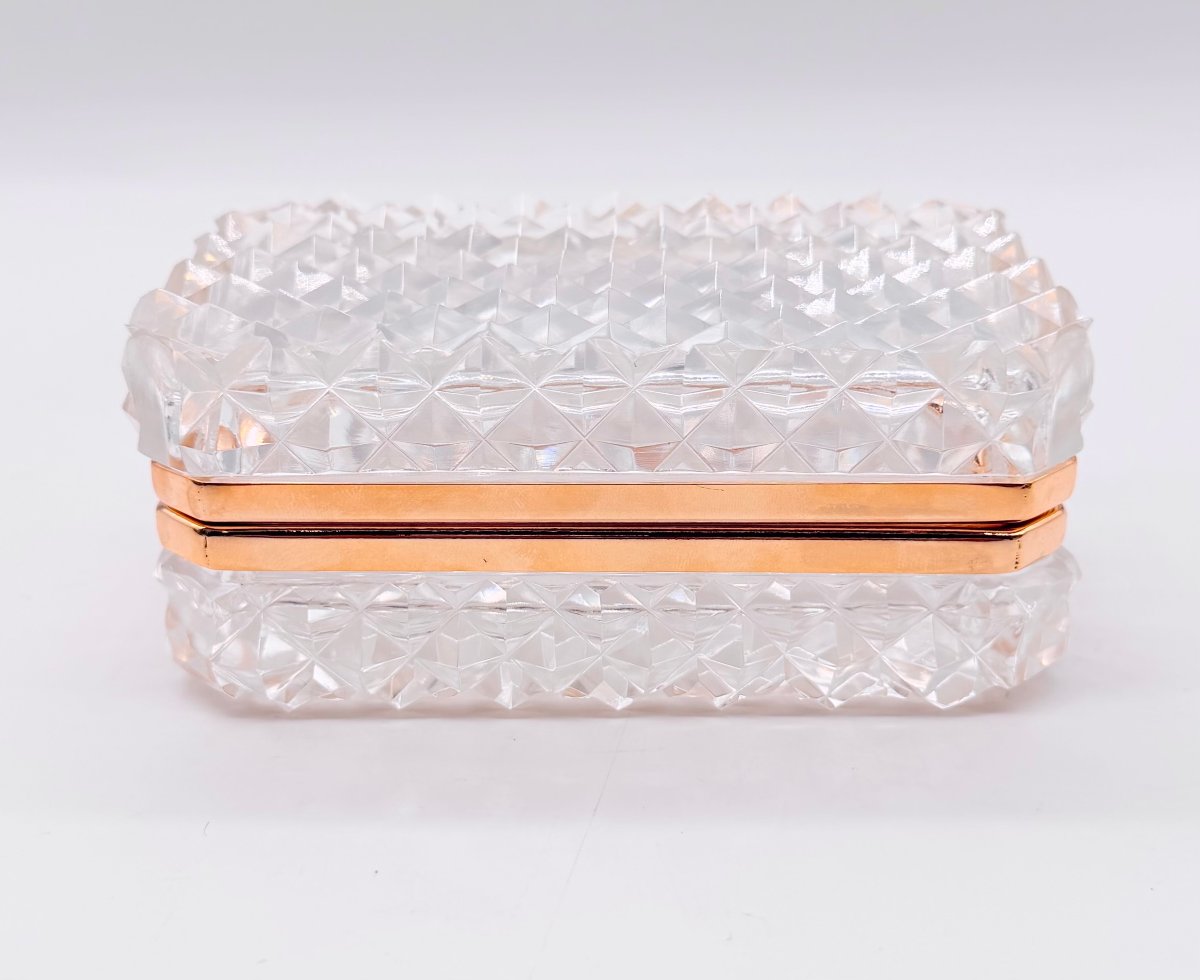 COFFRET EN CRISTAL MOULÉ À POINTE DE DIAMANT ET LAITON DORÉ, ÉPOQUE CHARLES X  -photo-2