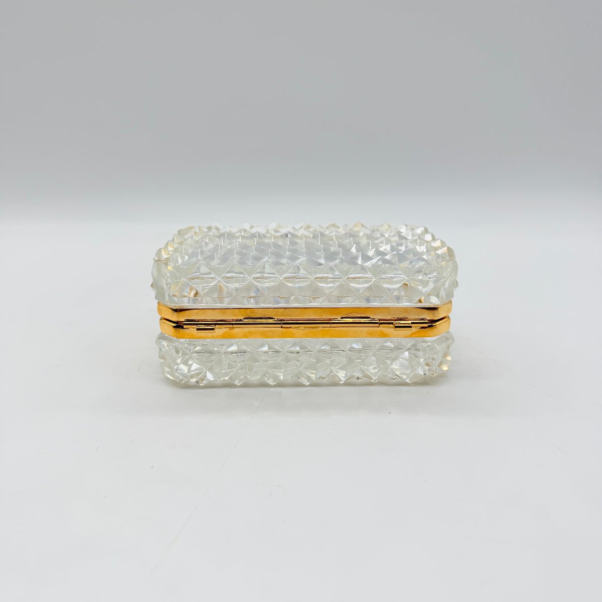 COFFRET EN CRISTAL MOULÉ À POINTE DE DIAMANT ET LAITON DORÉ, ÉPOQUE CHARLES X  -photo-3