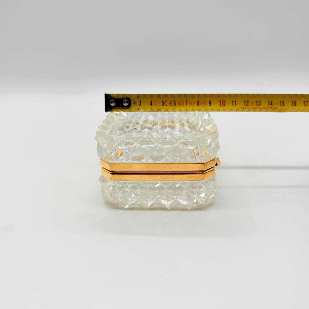 COFFRET EN CRISTAL MOULÉ À POINTE DE DIAMANT ET LAITON DORÉ, ÉPOQUE CHARLES X  -photo-8