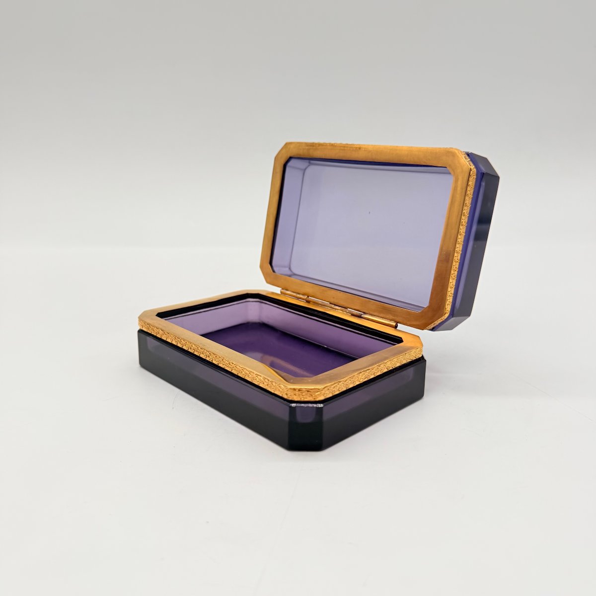 French Charles X Amethyst Cut-crystal And Gilt-bronze Box, Baccarat, Circa 1820-1830  -photo-4