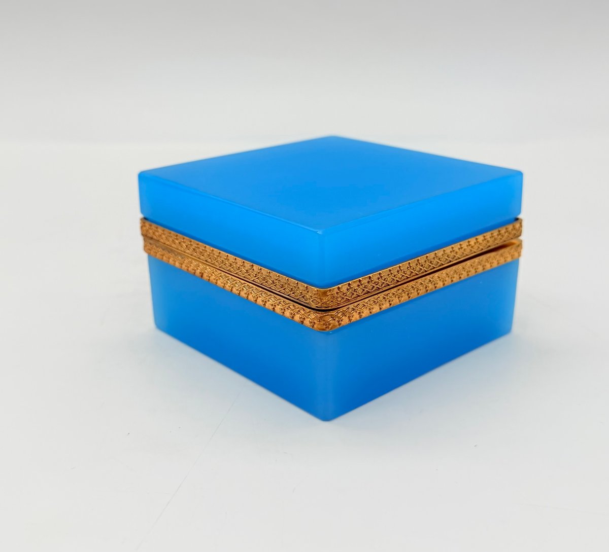 French Charles X Turquoise Blue Opaline Glass And Gilt-brass Box, Circa 1820-1830 -photo-3