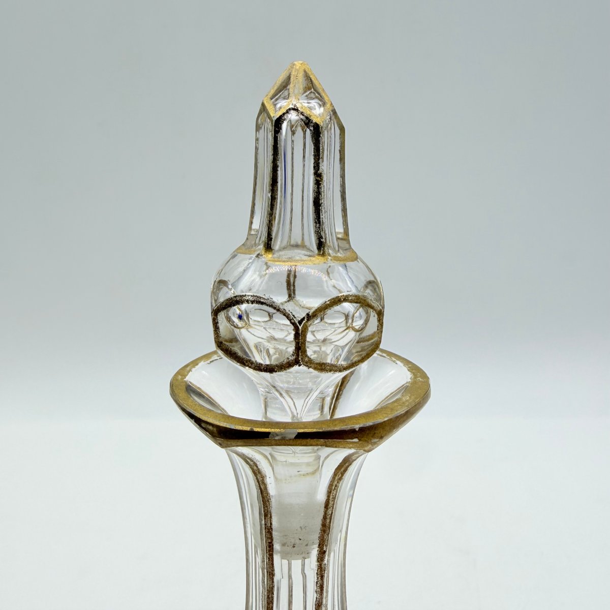 FLACON À PARFUM EN CRISTAL DOUBLÉ BLANC OPALIN ÉMAILLÉ ET DORÉ, BOHÊME, XIXe-photo-4