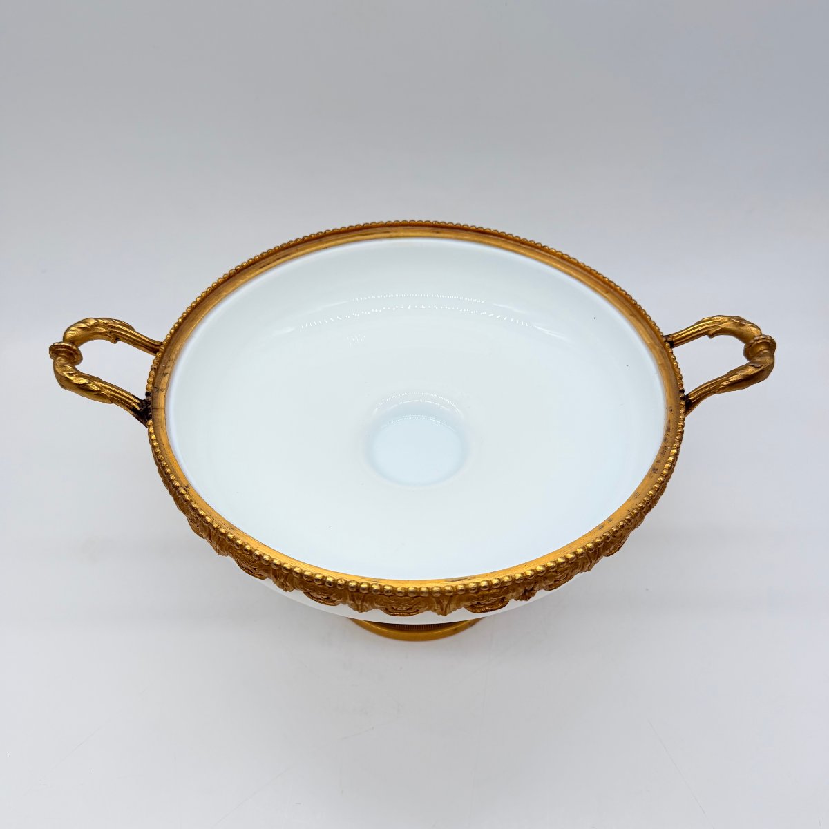 French 19th-century Mounted Opaline Glass Covered Bowl-photo-4