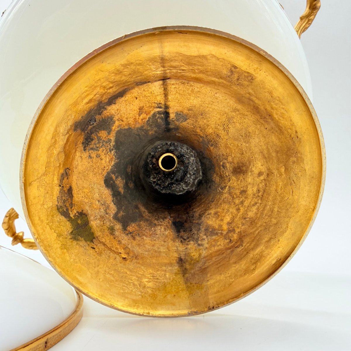 French 19th-century Mounted Opaline Glass Covered Bowl-photo-4