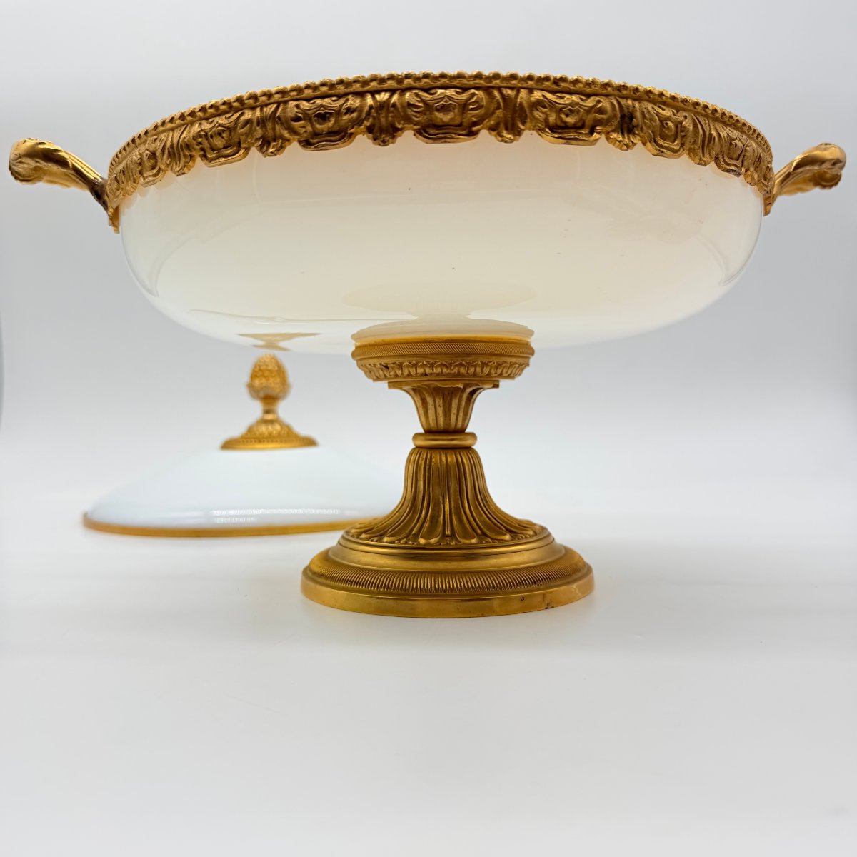 French 19th-century Mounted Opaline Glass Covered Bowl-photo-5