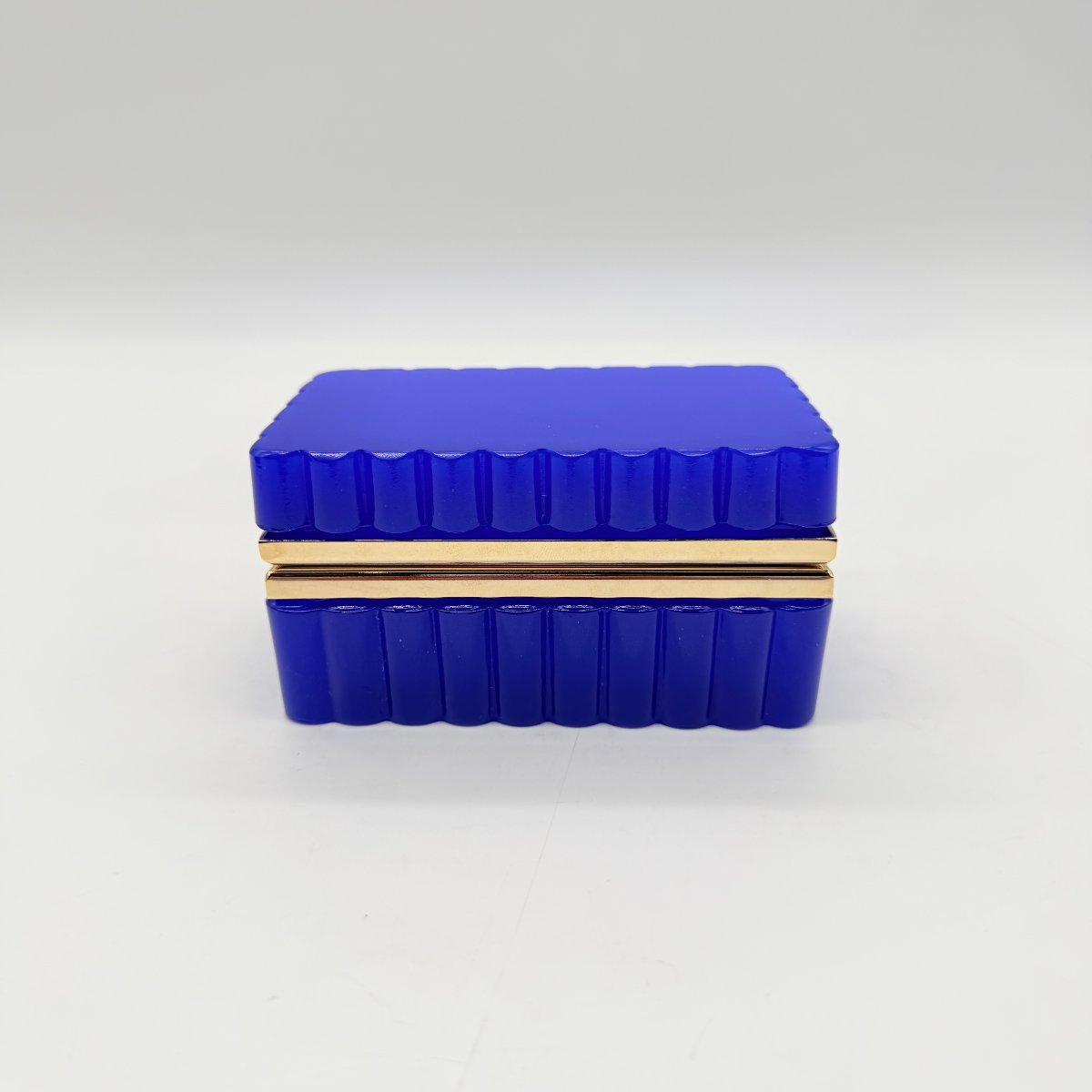 French Or Bohemian 19th-century Cobalt Blue Opaline Glass Box-photo-2