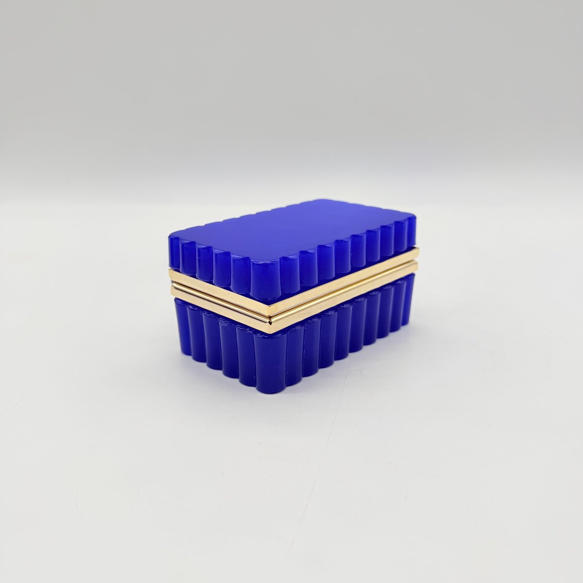 French Or Bohemian 19th-century Cobalt Blue Opaline Glass Box-photo-2