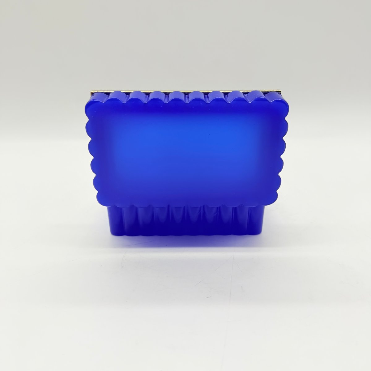 French Or Bohemian 19th-century Cobalt Blue Opaline Glass Box-photo-4