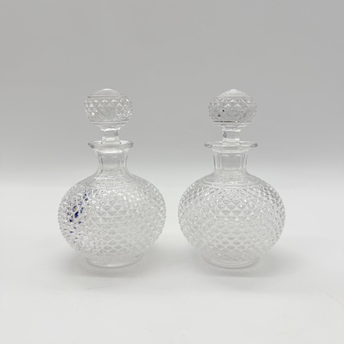 Pair Of Baccarat Late 19th / Early 20th-century Diamond-cut Crystal Scent Bottles   -photo-2