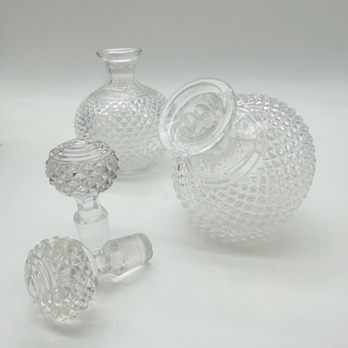 Pair Of Baccarat Late 19th / Early 20th-century Diamond-cut Crystal Scent Bottles   -photo-5