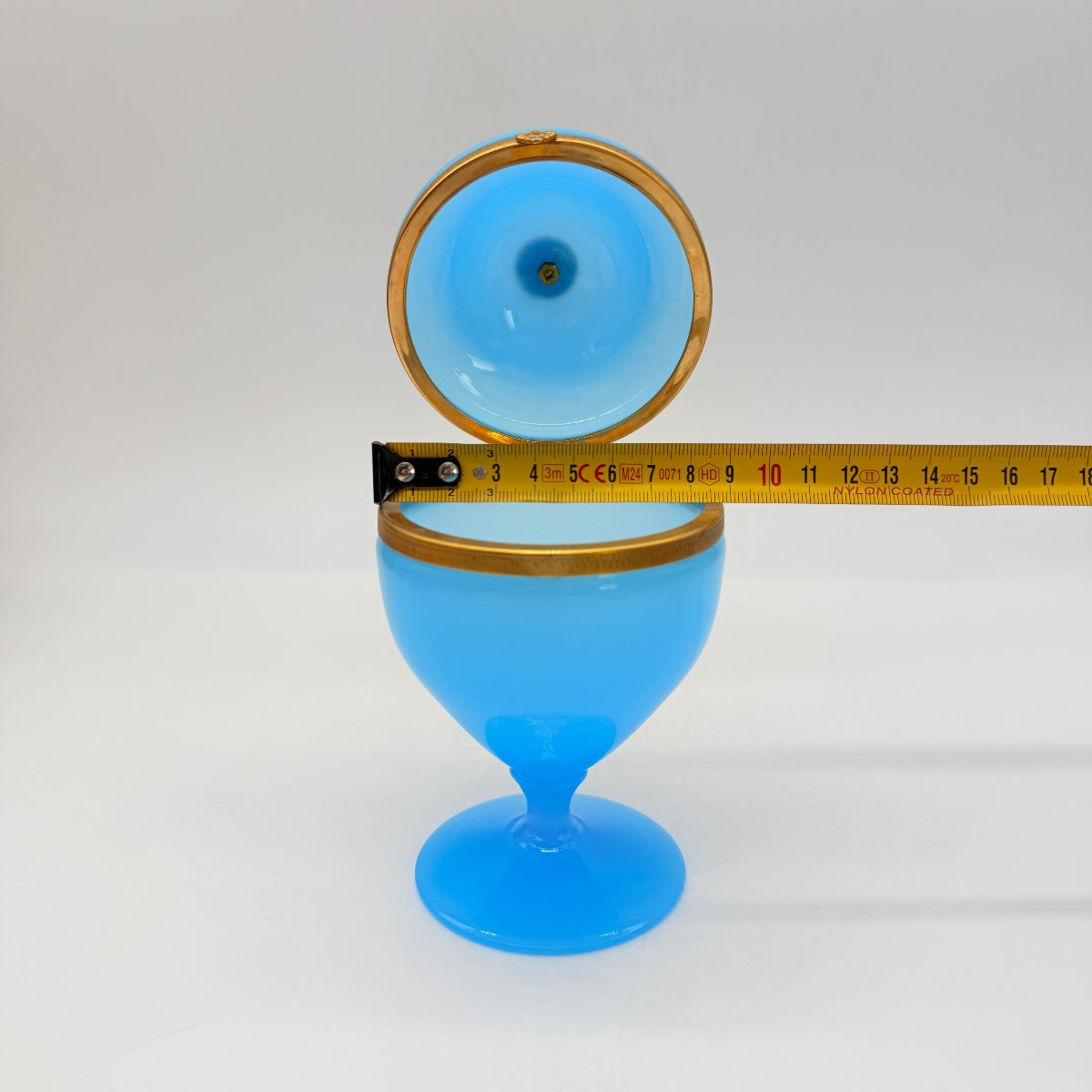 COUPE COUVERTE OU BONBONNIÈRE SUR PIÉDOUCHE EN OPALINE BLEU TURQUOISE, XIXe-photo-7