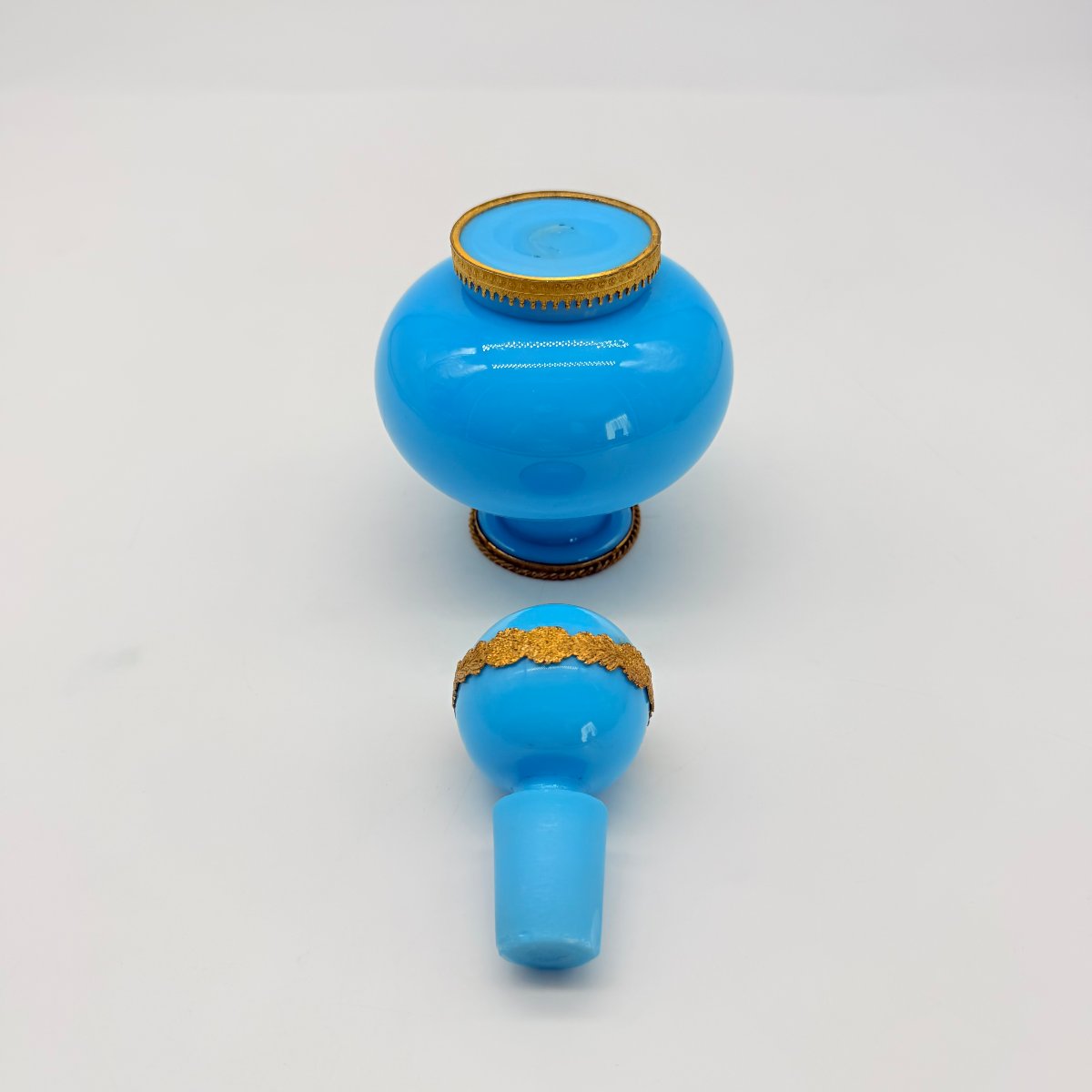FLACON À PARFUM EN OPALINE BLEU TURQUOISE ET BRONZE DORÉ, ÉPOQUE CHARLES X / RESTAURATION-photo-5