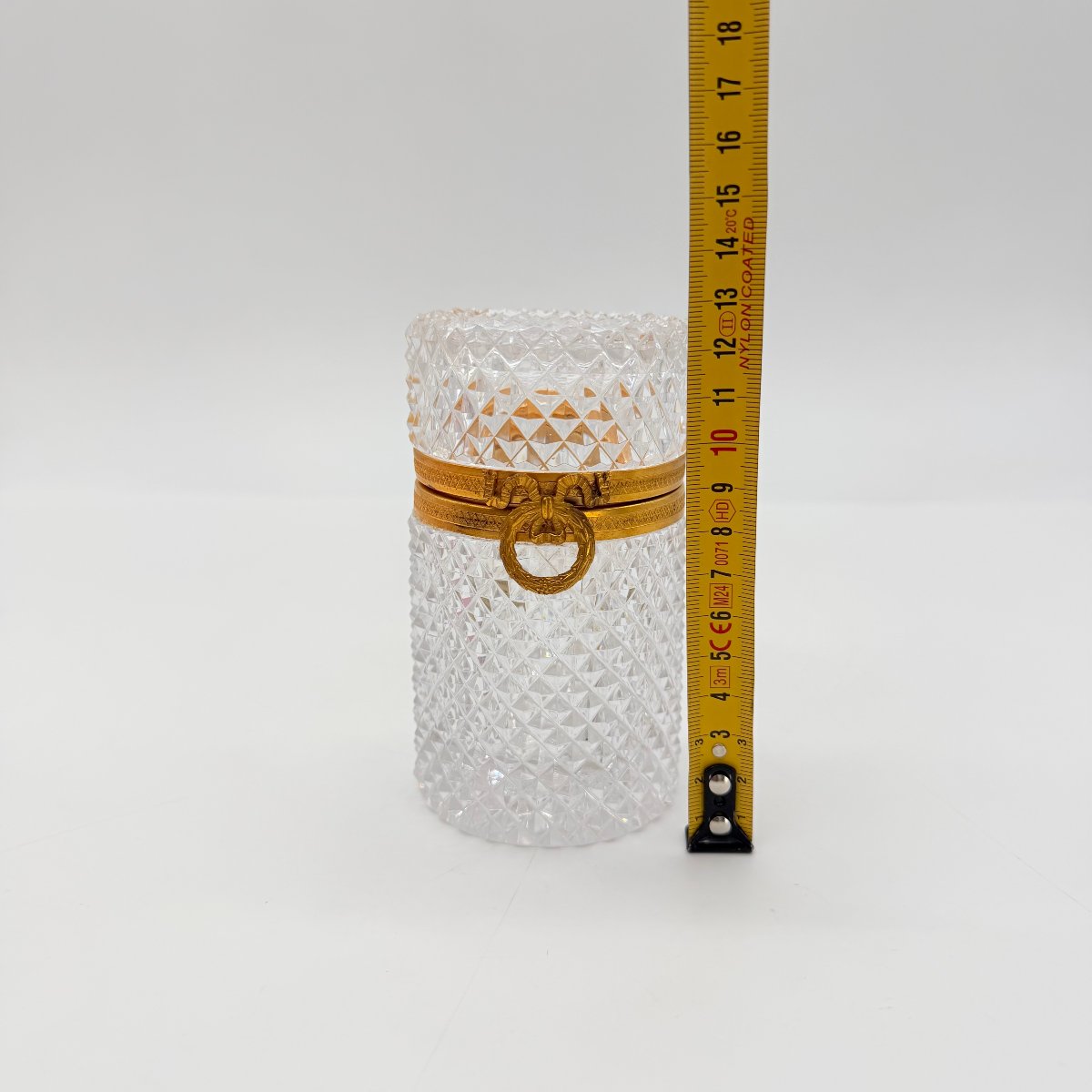 BOÎTE EN CRISTAL DE BACCARAT MOULÉ TAILLÉ ET MONTURE EN BRONZE DORÉ, ÉPOQUE CHARLES X -photo-7