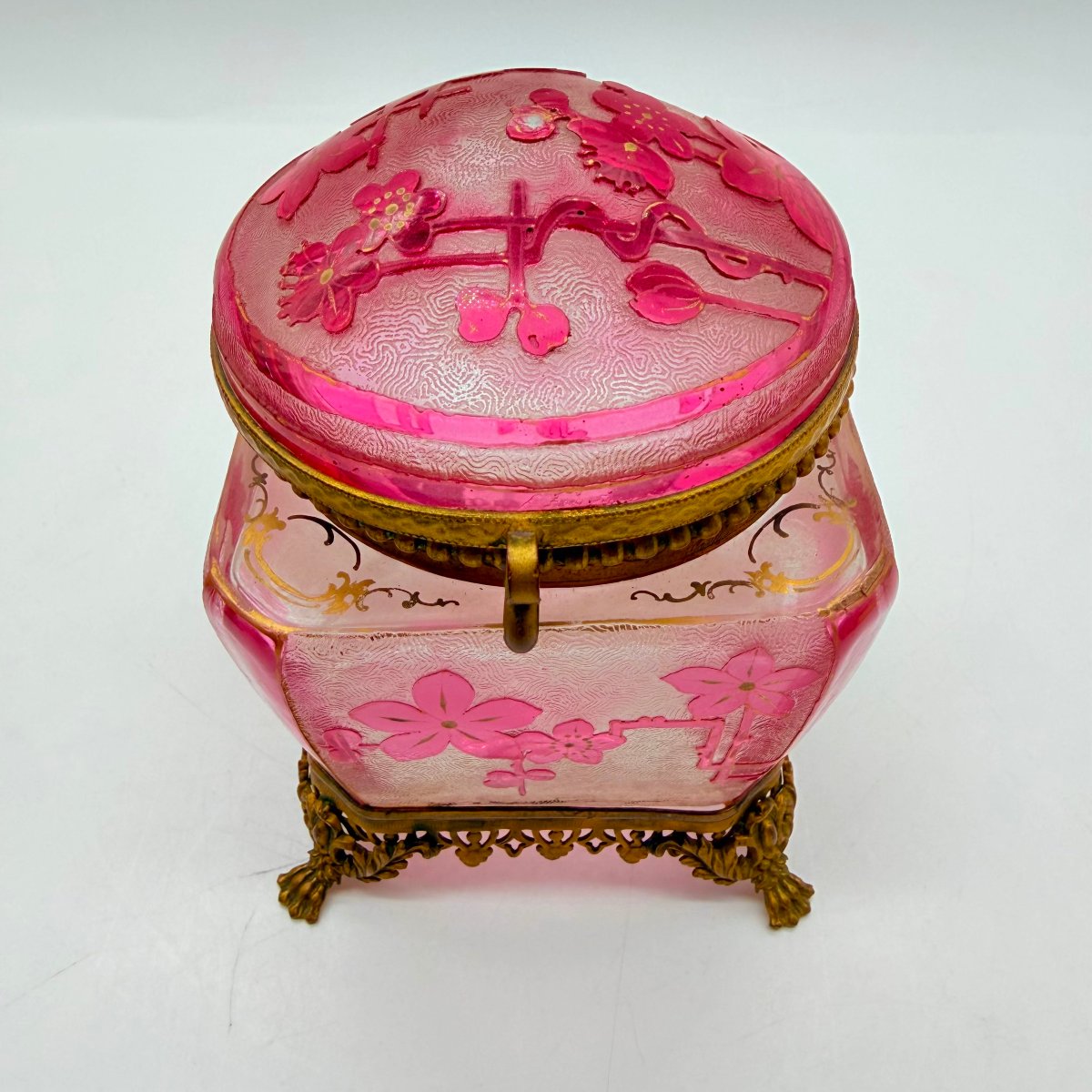 COFFRET QUADRANGULAIRE EN CRISTAL CRANBERRY GRAVÉ À DÉCOR JAPONISANT ART NOUVEAU-photo-4