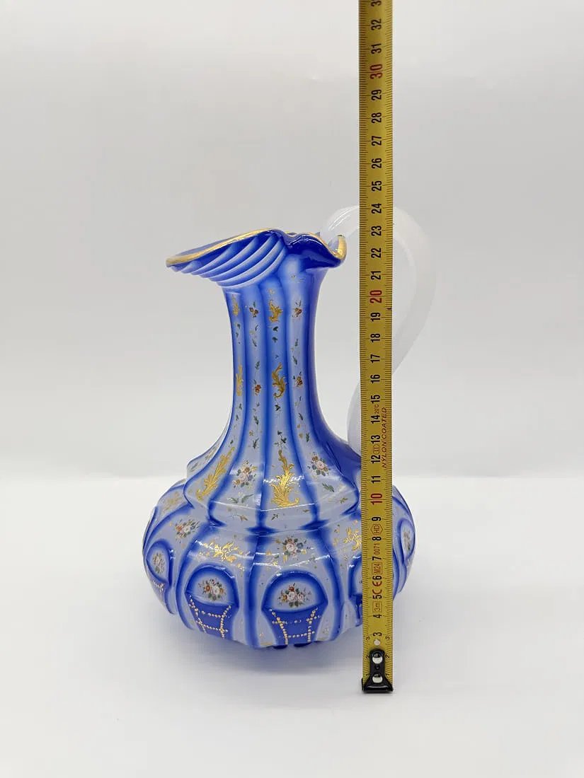 AIGUIÈRE EN CRISTAL DOUBLÉ BLEU DE COBALT À DÉCOR FLORAL ET DORÉ BOHÊME POUR LE MARCHE OTTOMAN-photo-6