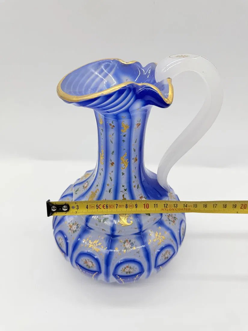 AIGUIÈRE EN CRISTAL DOUBLÉ BLEU DE COBALT À DÉCOR FLORAL ET DORÉ BOHÊME POUR LE MARCHE OTTOMAN-photo-7