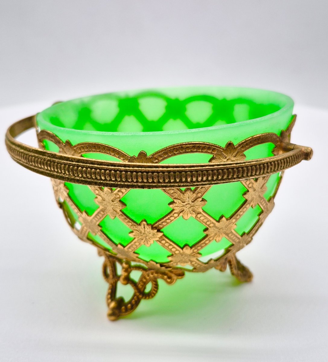 French Napoleon III Gilt Brass Mounted Green Uranium Glass (ouraline) Basket, Circa 1860-1870-photo-3