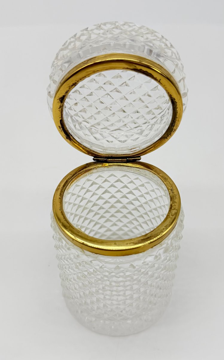 BOÎTE OU FLACON À TAMPON EN CRISTAL TAILLÉ ET MONTURE EN BRONZE DORÉ,  BACCARAT-photo-3