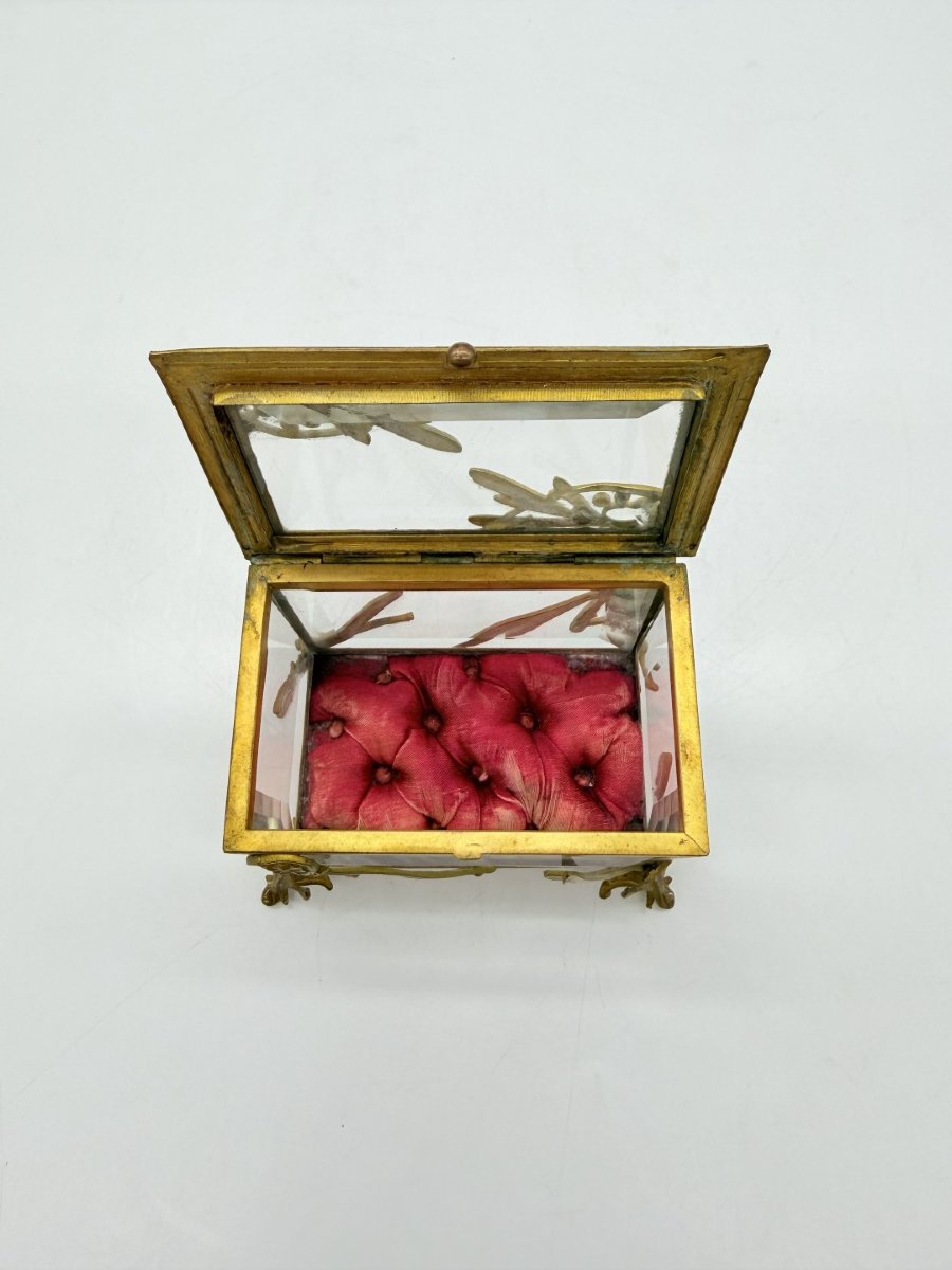 COFFRET À BIJOUX RECTANGULAIRE ART NOUVEAU EN LAITON DORÉ ET VERRE BISEAUTÉ, VERS 1900-photo-1