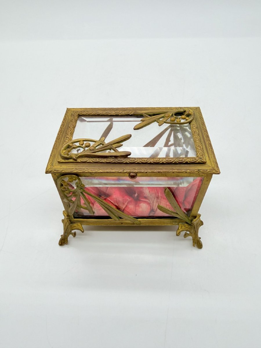 COFFRET À BIJOUX RECTANGULAIRE ART NOUVEAU EN LAITON DORÉ ET VERRE BISEAUTÉ, VERS 1900-photo-2