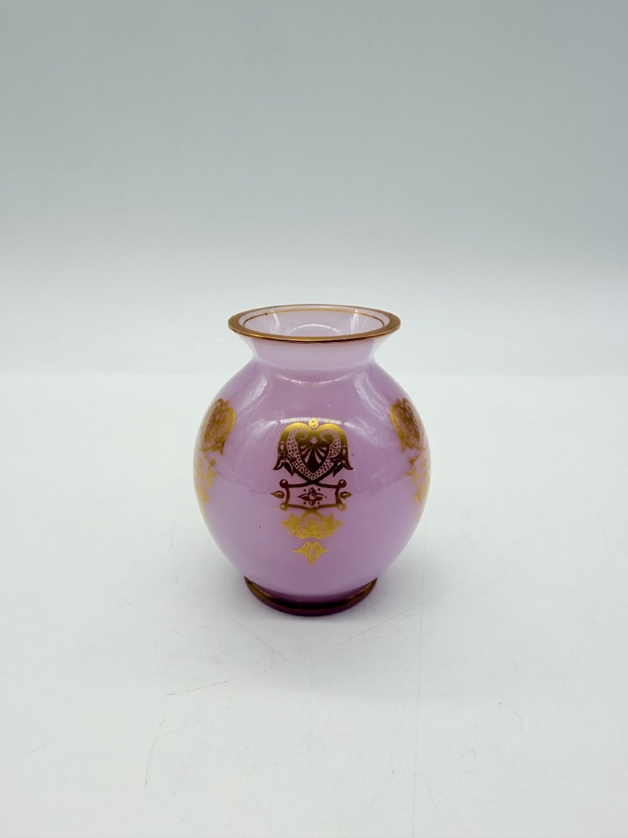 Small 19th-century Mauve Opaline Glass Vase With Gilt Decoration-photo-3