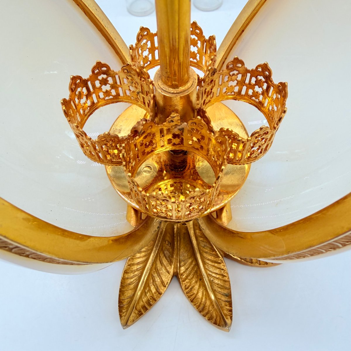 French Charles X / Restoration Period Gilt-bronze Mounted White Opaline Glass Egg-shaped Perfum-photo-2