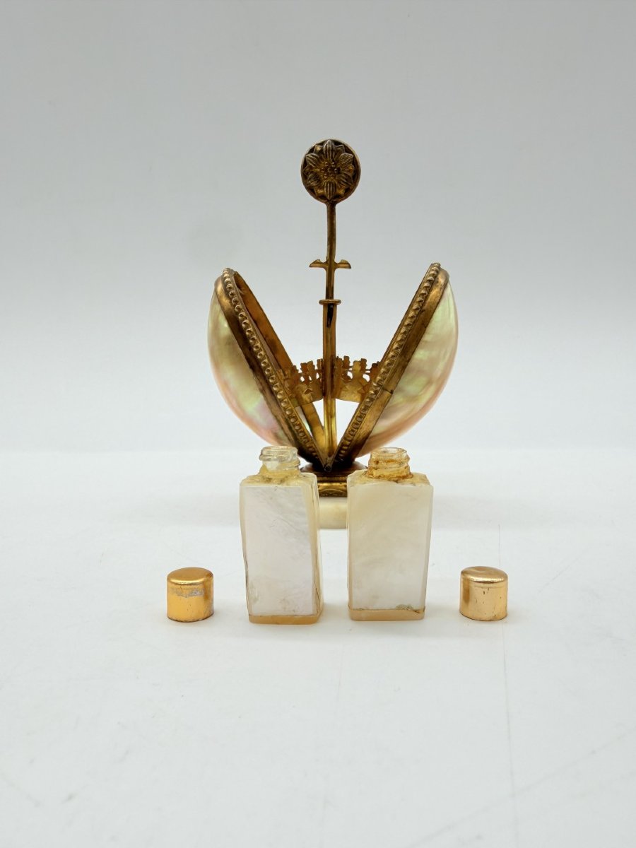 French 19th-century Mother-of-pearl Egg-shaped Perfume Caddy On Alabaster Base-photo-2