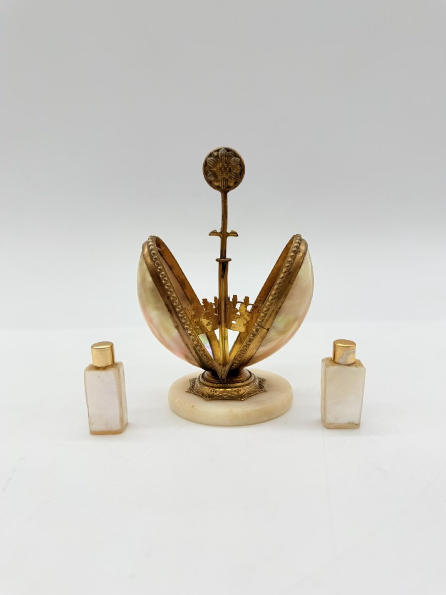 French 19th-century Mother-of-pearl Egg-shaped Perfume Caddy On Alabaster Base-photo-2