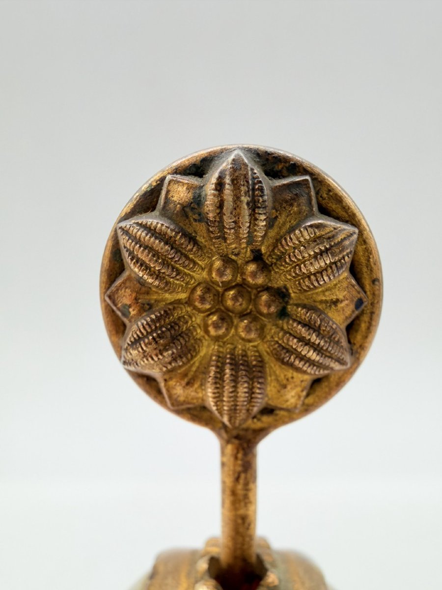 French 19th-century Mother-of-pearl Egg-shaped Perfume Caddy On Alabaster Base-photo-3