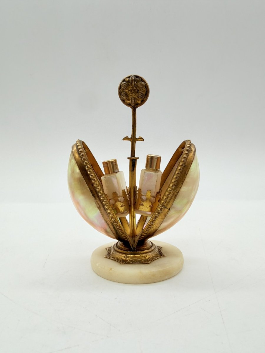 French 19th-century Mother-of-pearl Egg-shaped Perfume Caddy On Alabaster Base