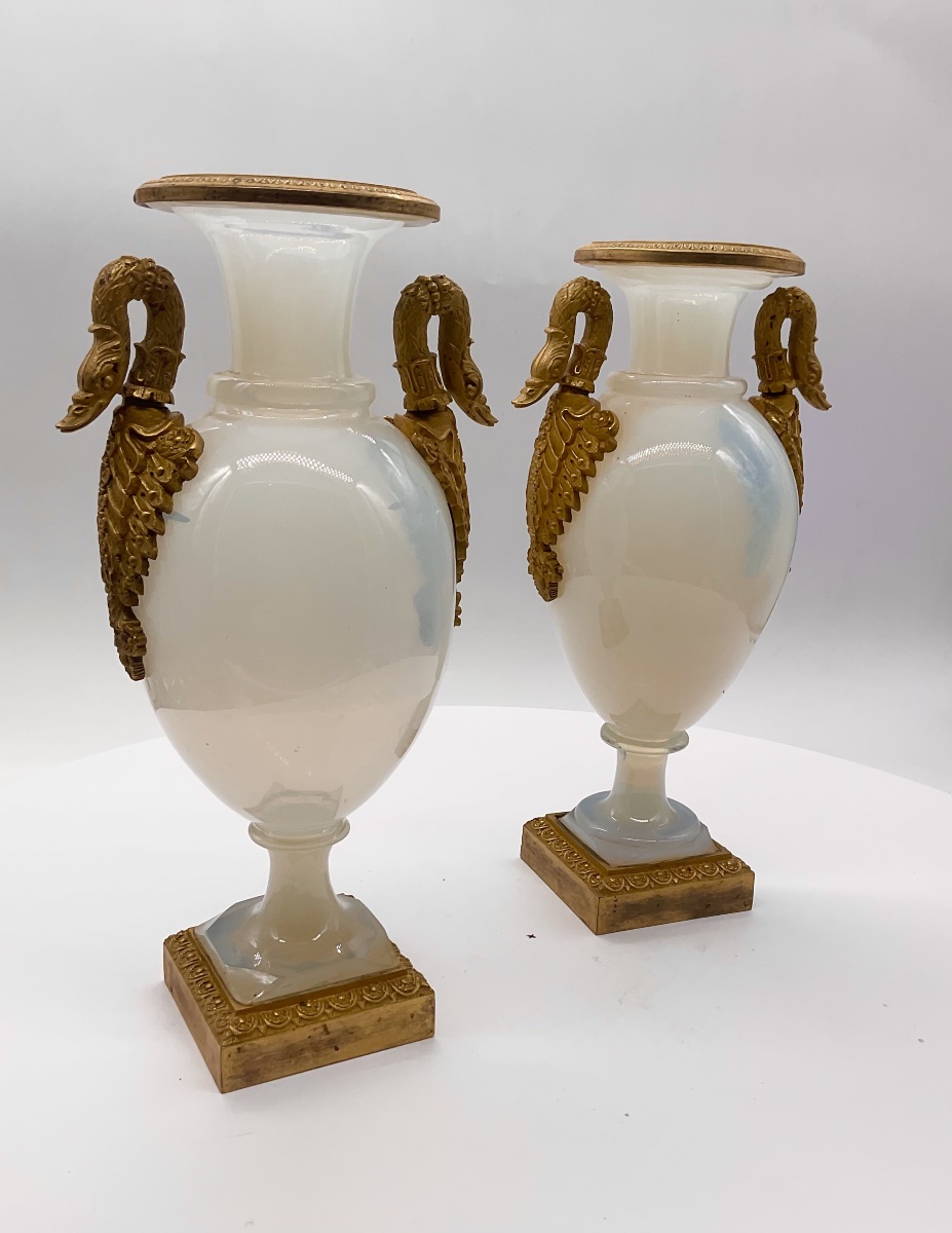 Pair Of Baluster Shaped French Opaline Bulle De Savon Vases Gilded Bronze Swan Handles,charlesx-photo-3