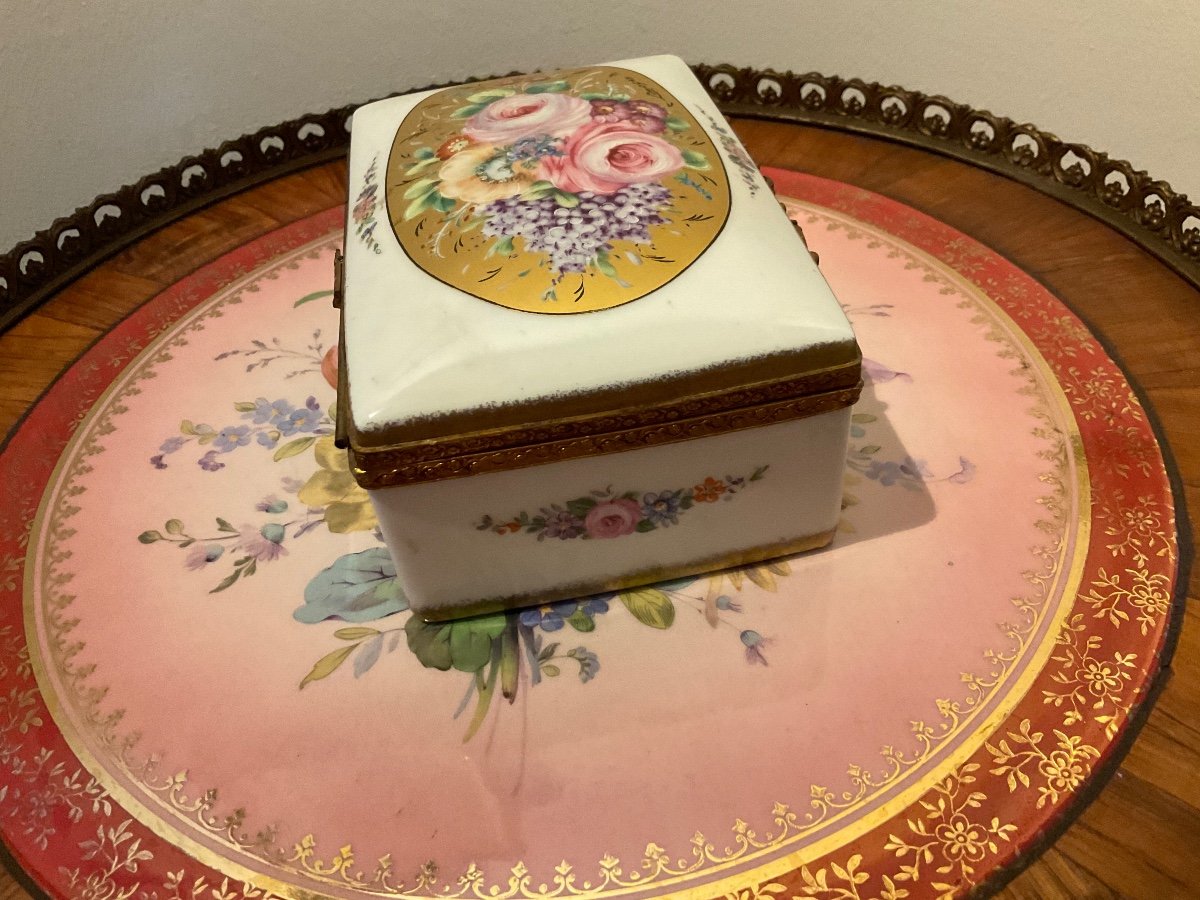 Limoges Flower Decor Oven Porcelain Box, Signed And Marked Limoges Box-photo-7