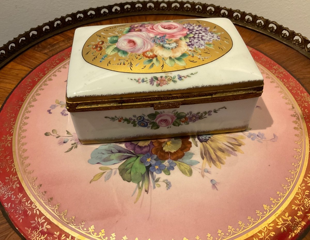 Limoges Flower Decor Oven Porcelain Box, Signed And Marked Limoges Box-photo-8