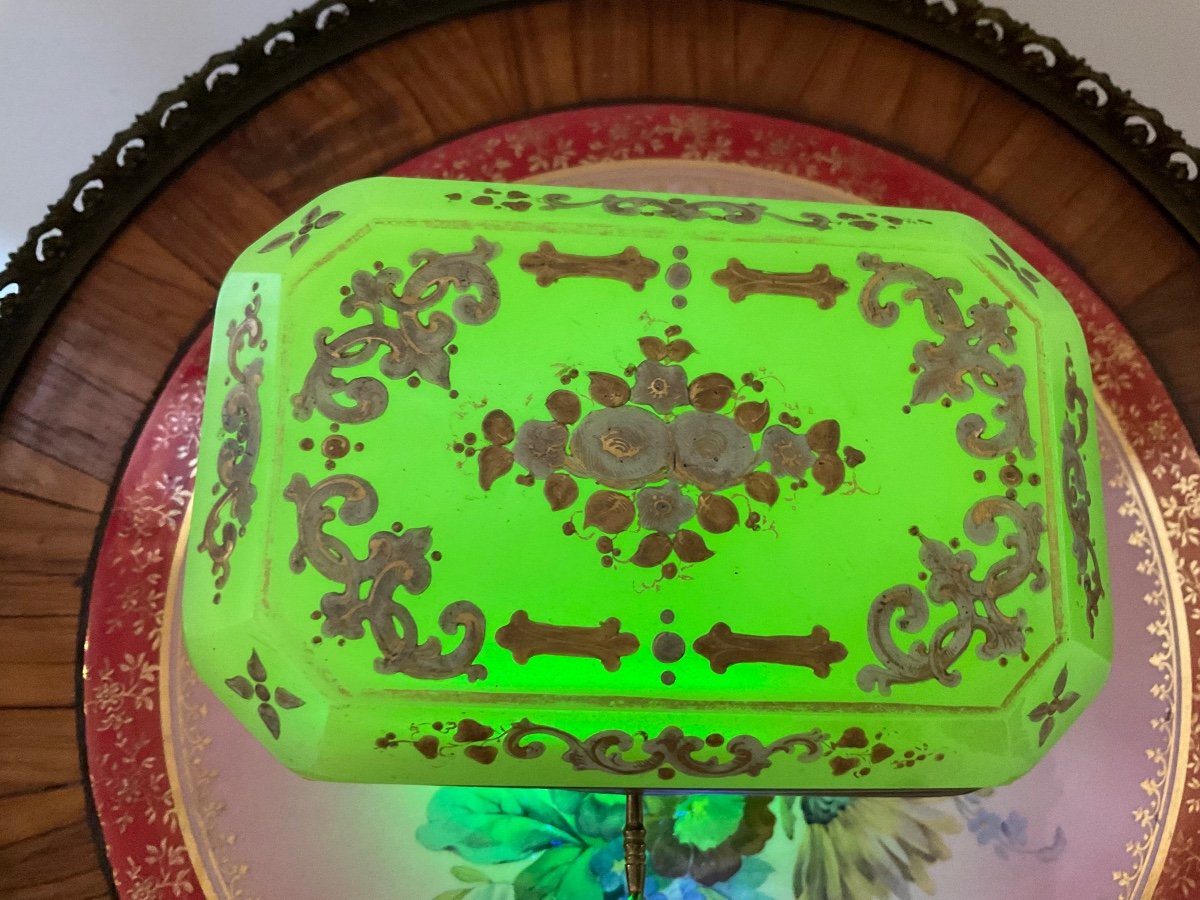 Magnificent Barfatan Opaline Glass Box In Alabaster XIX Century For The Ottoman Market-photo-2