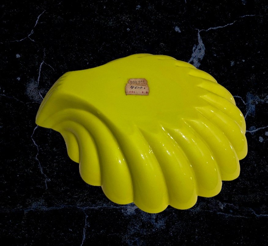 Fruit Bowl In The Shape Of A Shell In Yellow Opaline Glass, Very Beautiful-photo-4