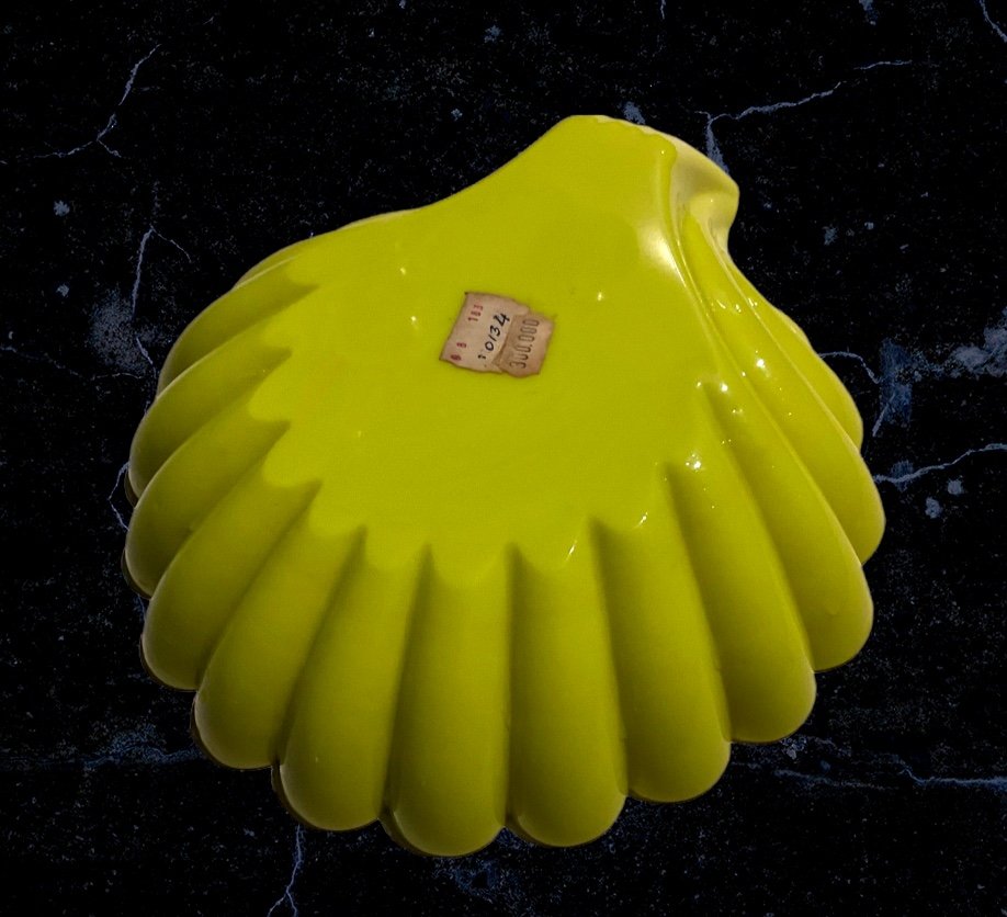 Fruit Bowl In The Shape Of A Shell In Yellow Opaline Glass, Very Beautiful-photo-2