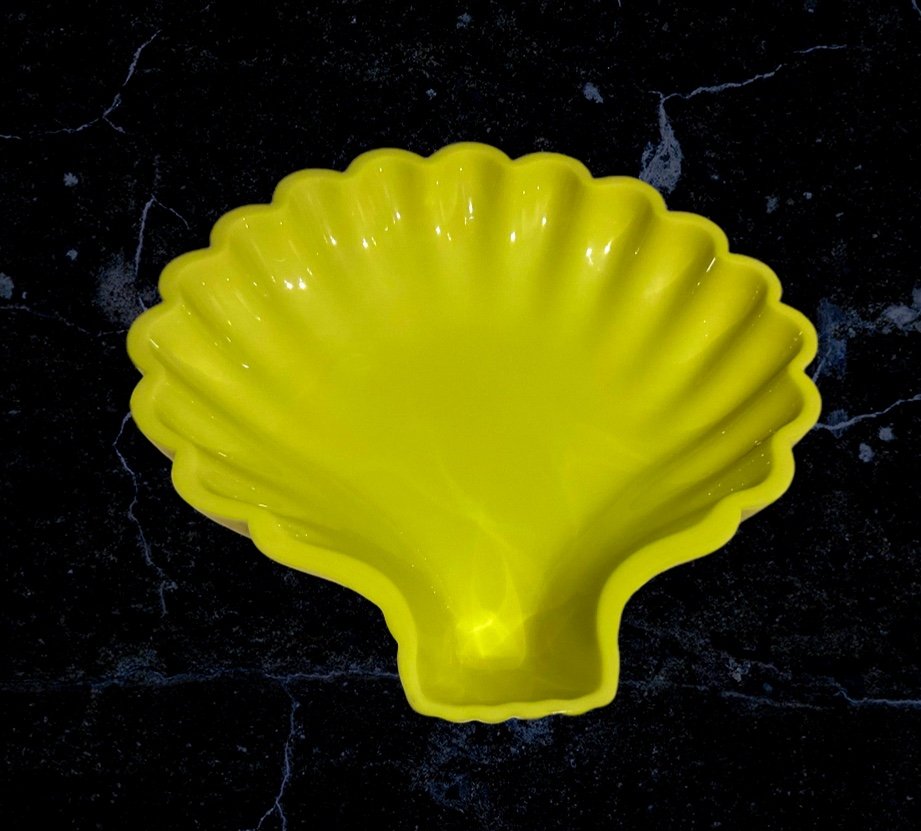 Coupe à Fruits En Forme De Coquillage En Verre Opalin Jaune, Très Belle