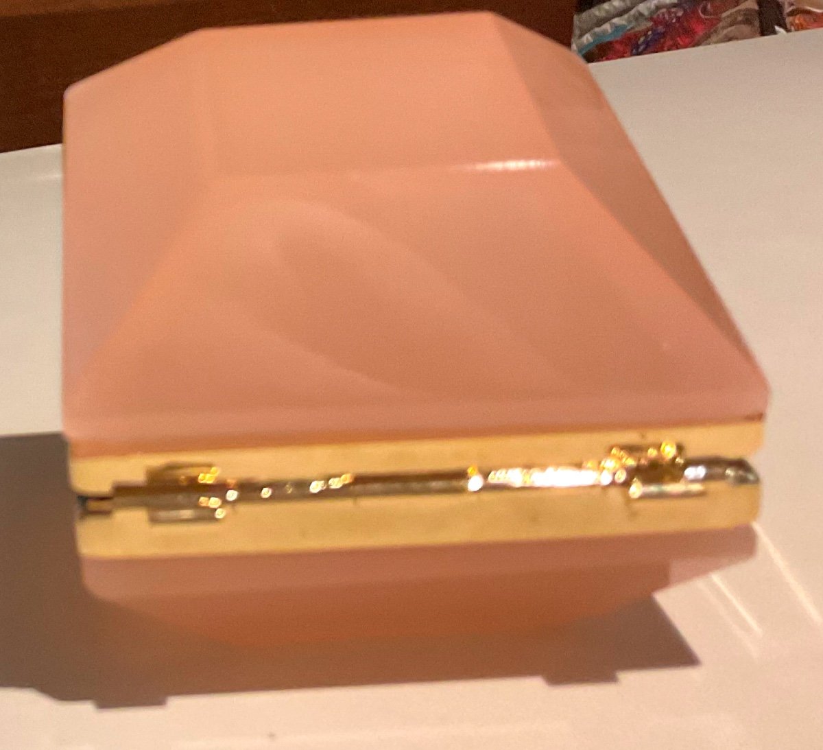 Coffret En Verre De Opaline  d'Albâtre Français De Forme Très Inhabituelle Rose Pâle-photo-1