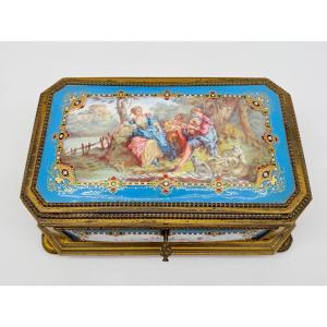 Guithon Bordeaux  Signé, Coffret en bronze doré agrémenté de plaque en porcelaine XIXeme
