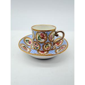 A Magnificent Set Of Sèvres Porcelain: Cup And Saucer With A Polychrome Tulip Design, 18th Cent