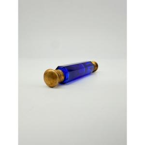 Flacon de parfum double de voyage en cristal bleu cobalt taillé, France, XIXe siècle