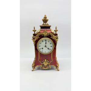  HAMILTON & INCHES / VINCENTI & CIE Pendule de table de style Louis XIV en écaille de tortue