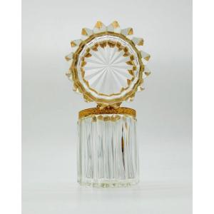 FLACON CYLINDRIQUE EN CRISTAL MOULÉ TAILLÉ ET MONTURE EN BRONZE DORÉ, ÉPOQUE CHARLES X / RESTAU