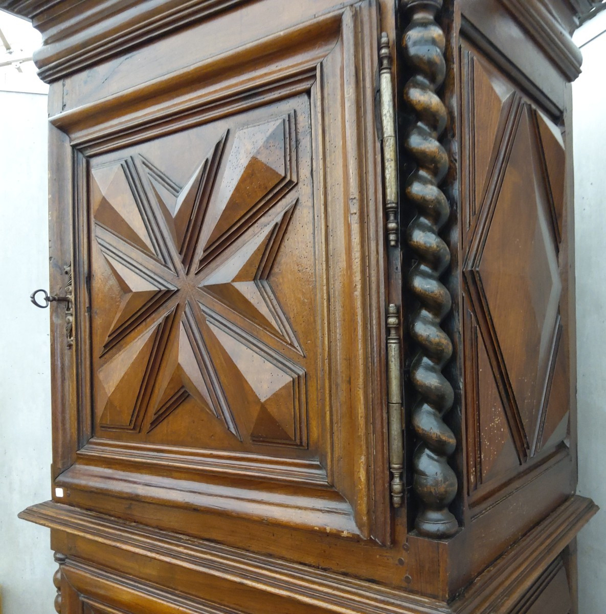 Louis XIII Standing Man In Walnut -photo-4