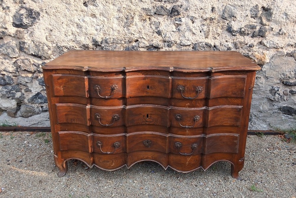 Chest Of Drawers With Crossbow-style Front, Auvergne, Mid-18th Century