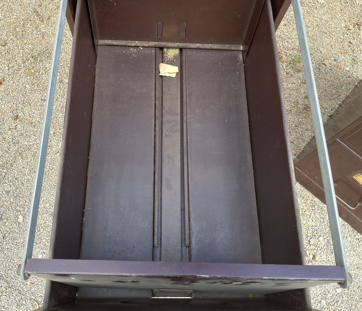 Pair Of Old Ronéo Metal Lockers-photo-3