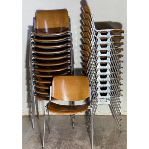 25 chaises Castelli 