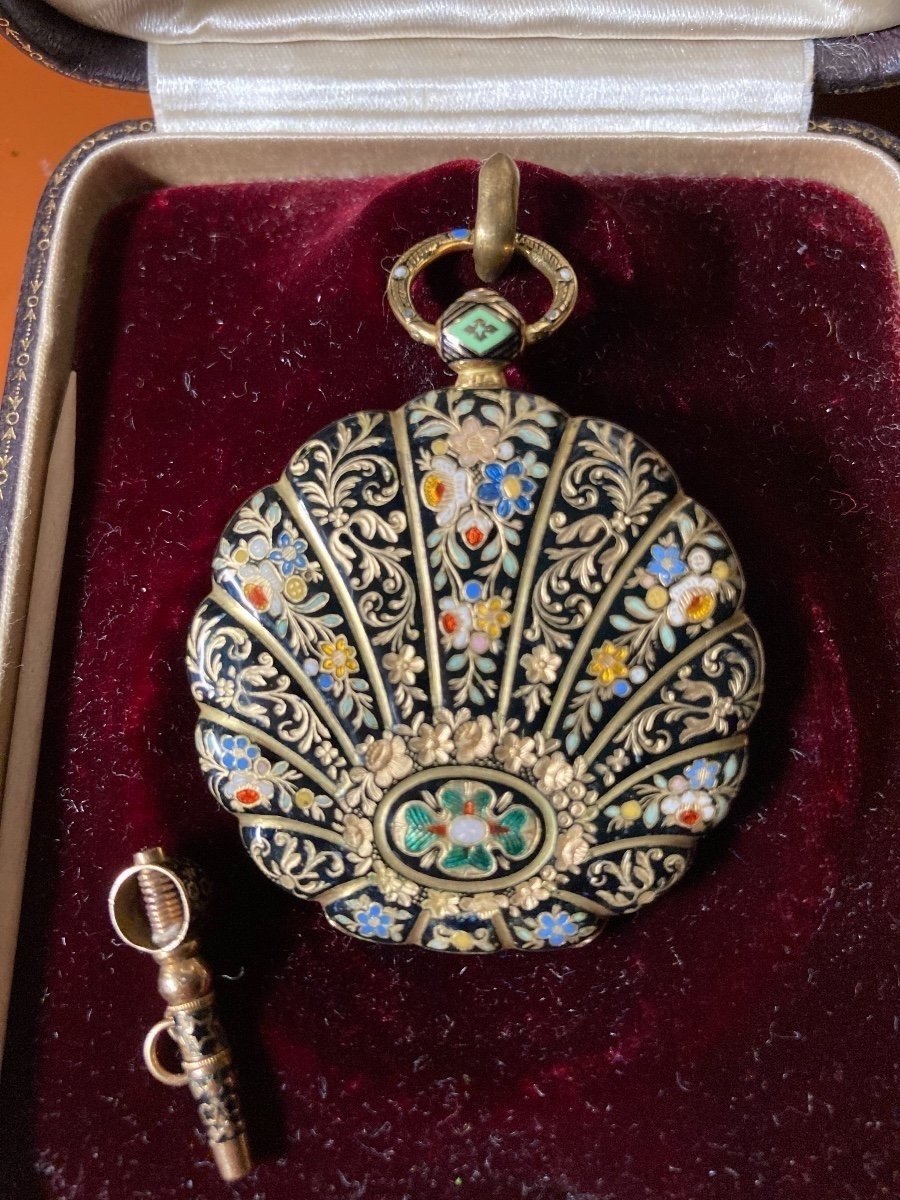 montre émaillée Or