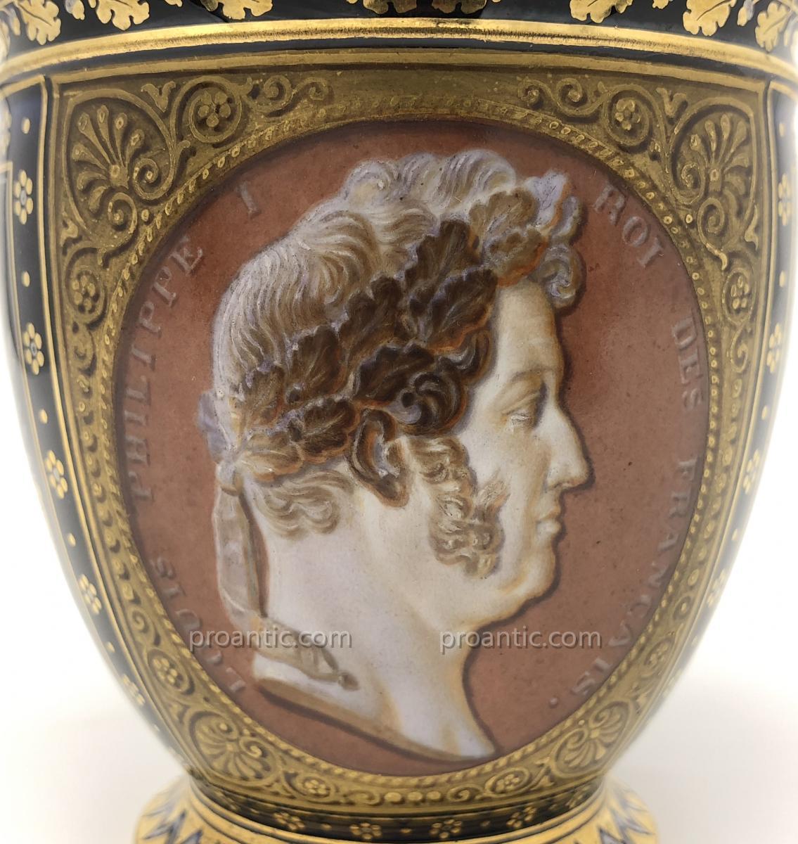 SEVRES Exceptionnelle tasse Et Sa Soucoupe En Porcelaine De Sèvres à Vue De Versailles et camée du Roi-photo-4